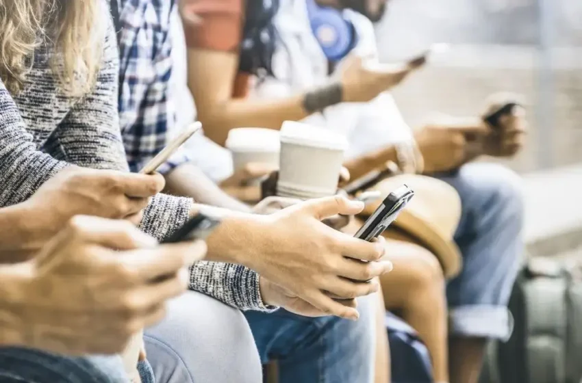  Social Media and Wellbeing: The Hidden Impact on Your Mental Health