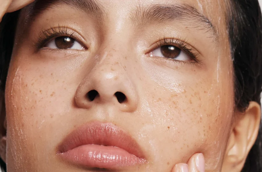  Best Skincare for Oily Skin: Expert Tips and Product Picks