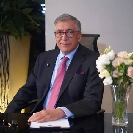 Dr. Farhad Hafezi