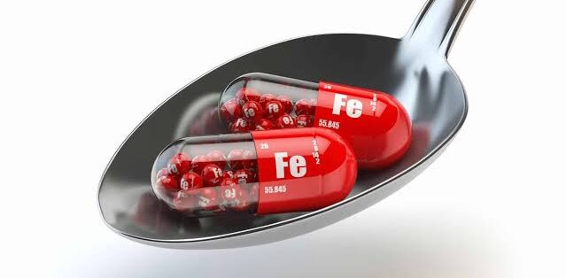 does iron cause constipation